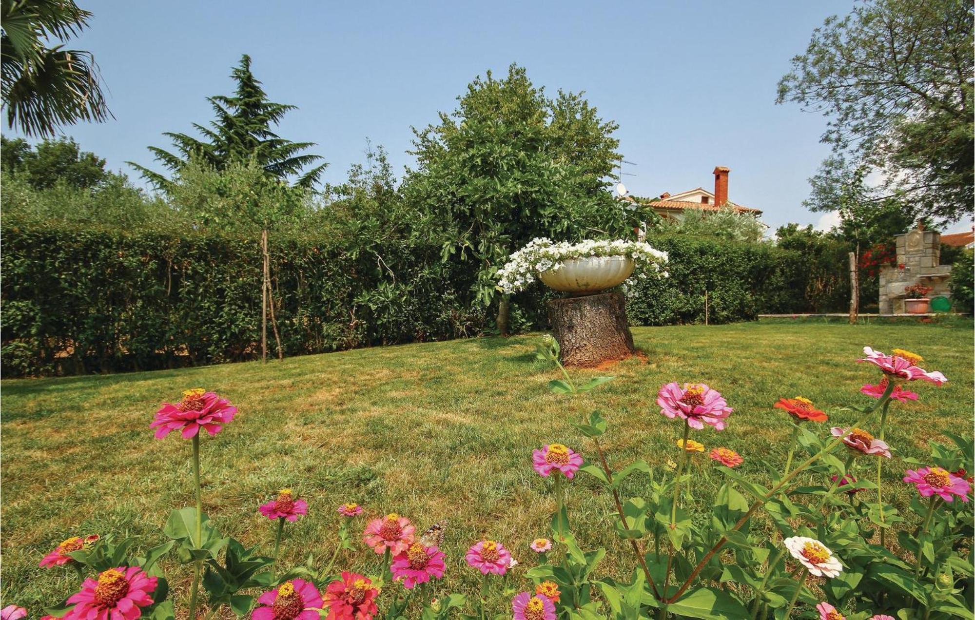 Beautiful Apartment In Porec With Wifi Extérieur photo
